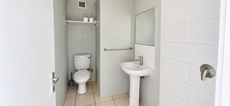 To Let 1 Bedroom Property for Rent in Wynberg Western Cape